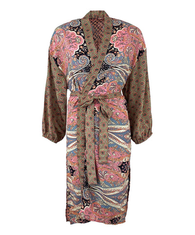 kimono i rosa nyanser med bälte
