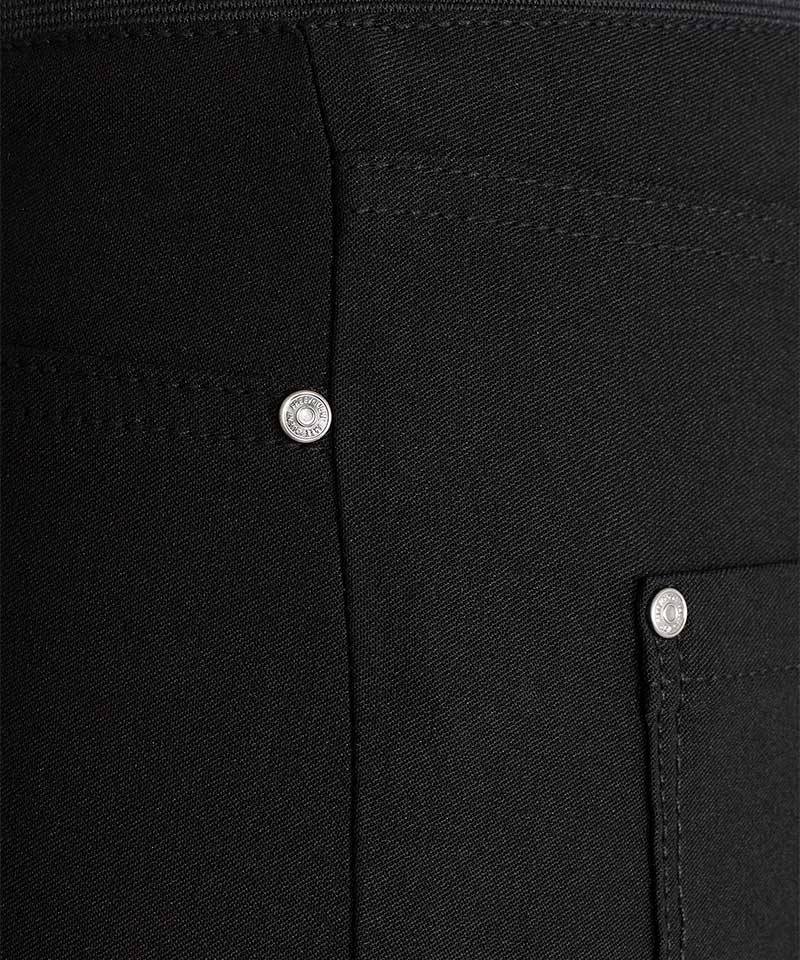 detaljer svart byxa