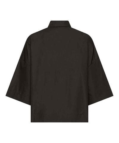 svart skjorta baksida