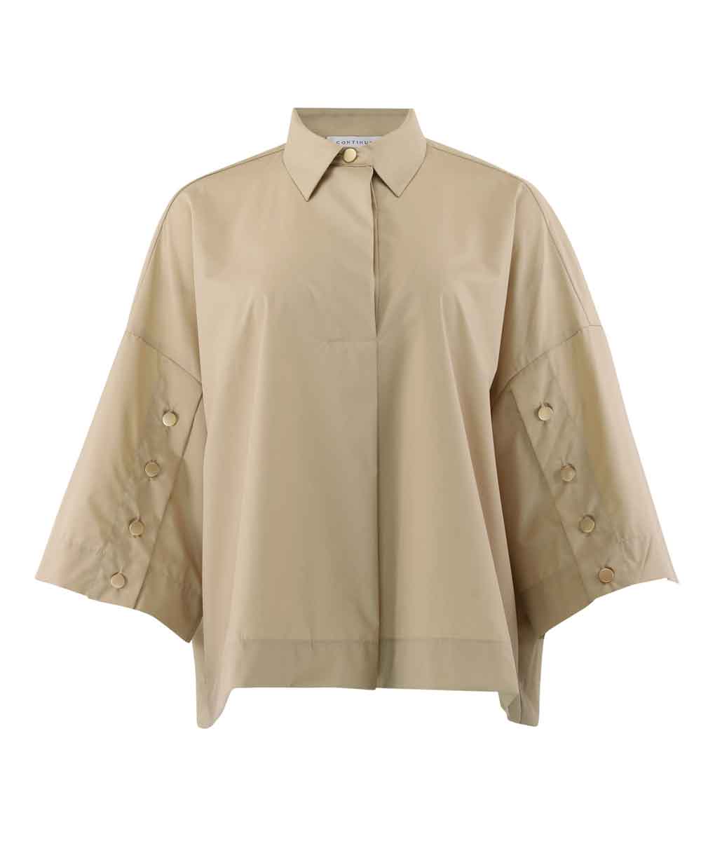 beige skjorta