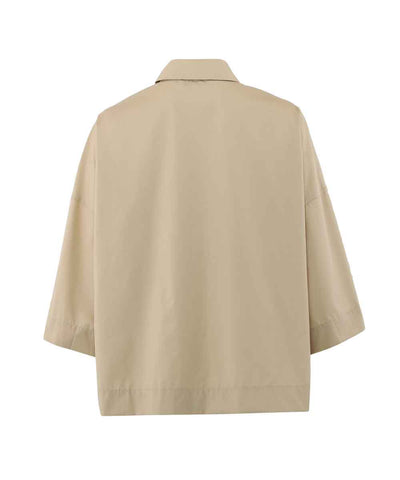 beige skjorta baksida