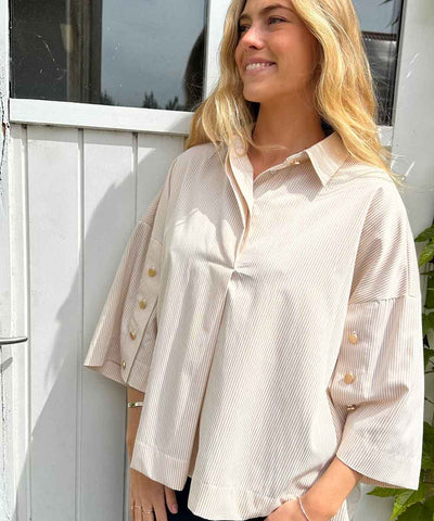 Beige/vit randig skjorta