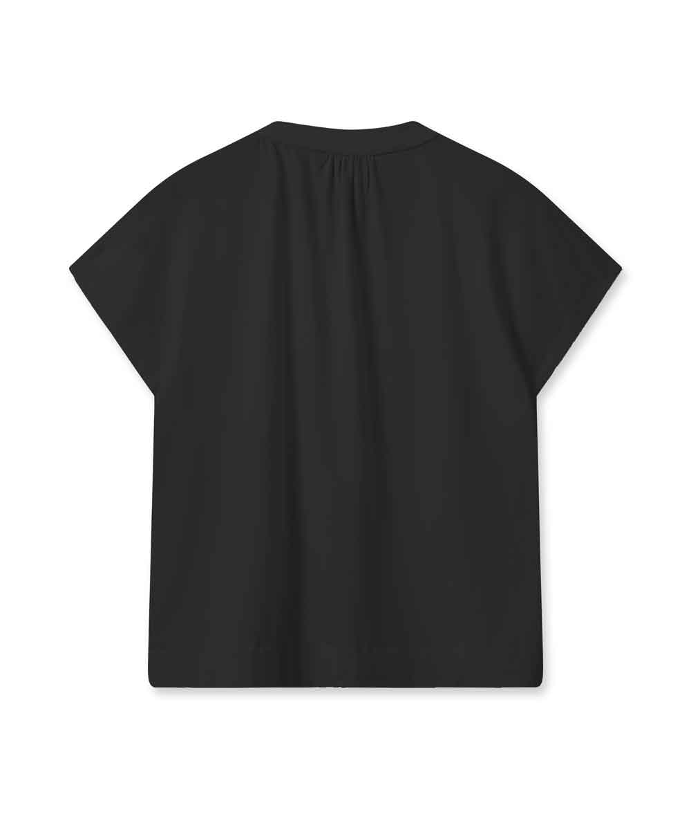 t-shirt i svart bak