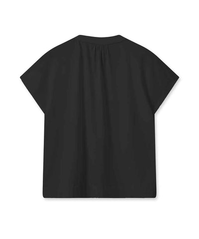 t-shirt i svart bak