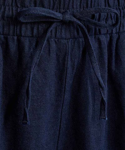 detaljer linneshorts i blått