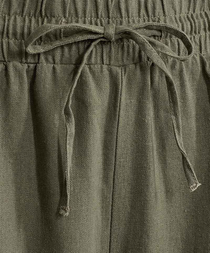 detaljer på linneshorts