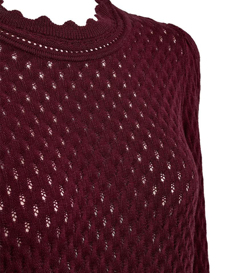 vinröd tröja detaljer