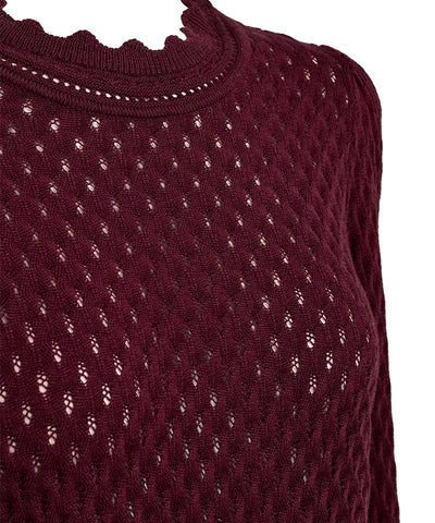 vinröd tröja detaljer