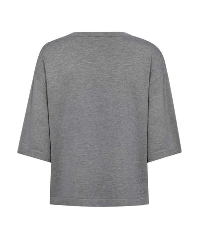 grå stickad tröja baksida
