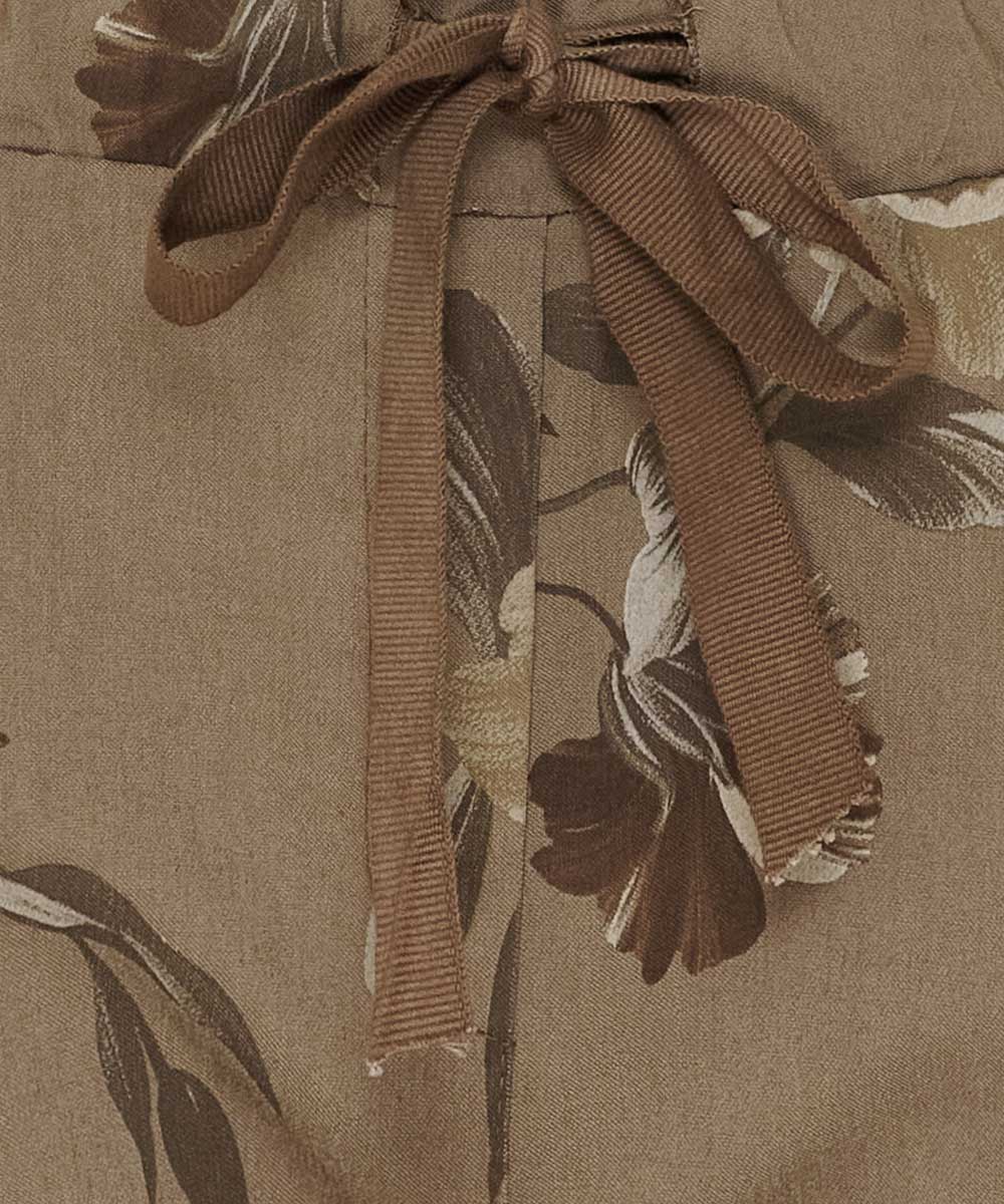 detaljer brun byxa