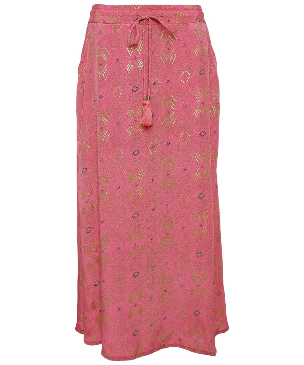 rosa kjol fram