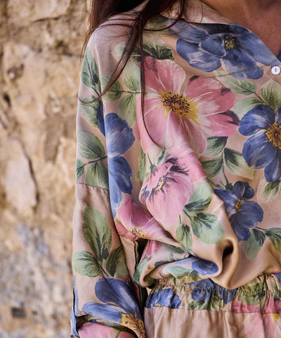 detaljer blommig blus