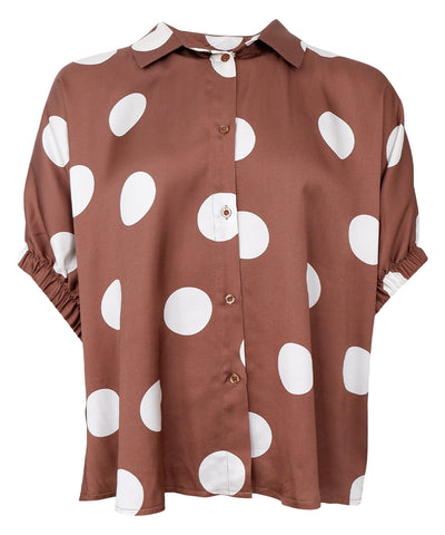 blus med prickar