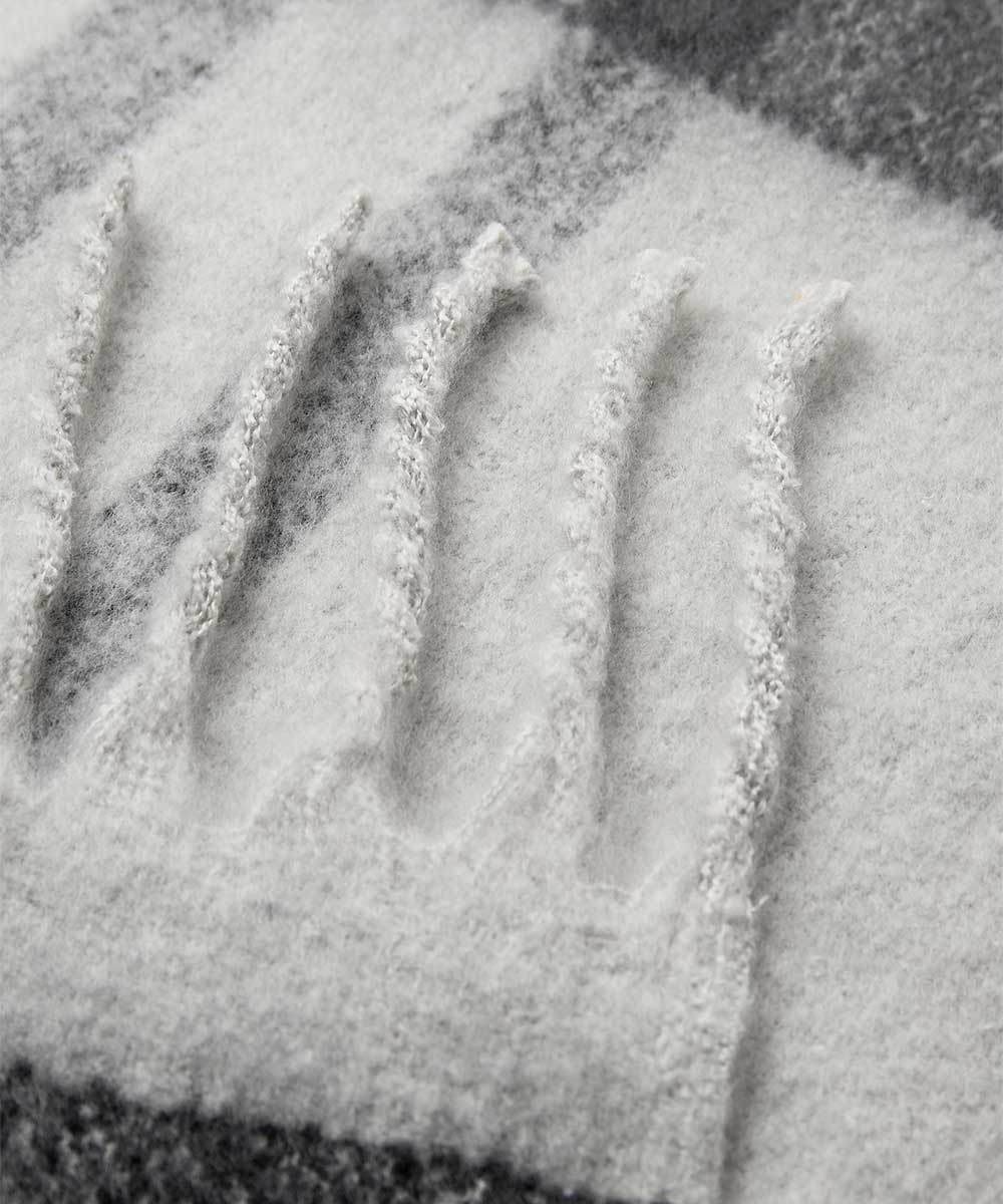 Svart halsduk detaljer