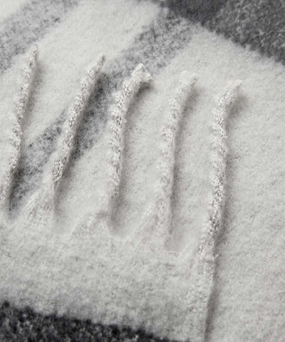 Svart halsduk detaljer