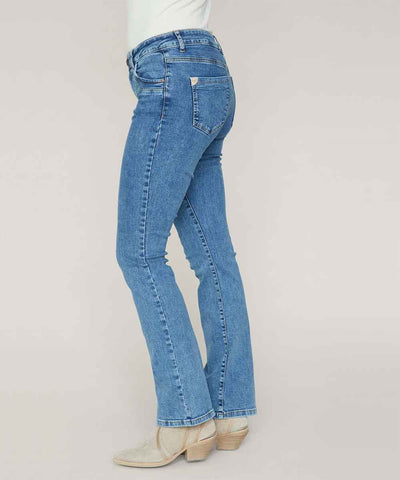 utsvängda jeans sidobild