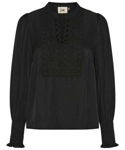 Svart blus framsida