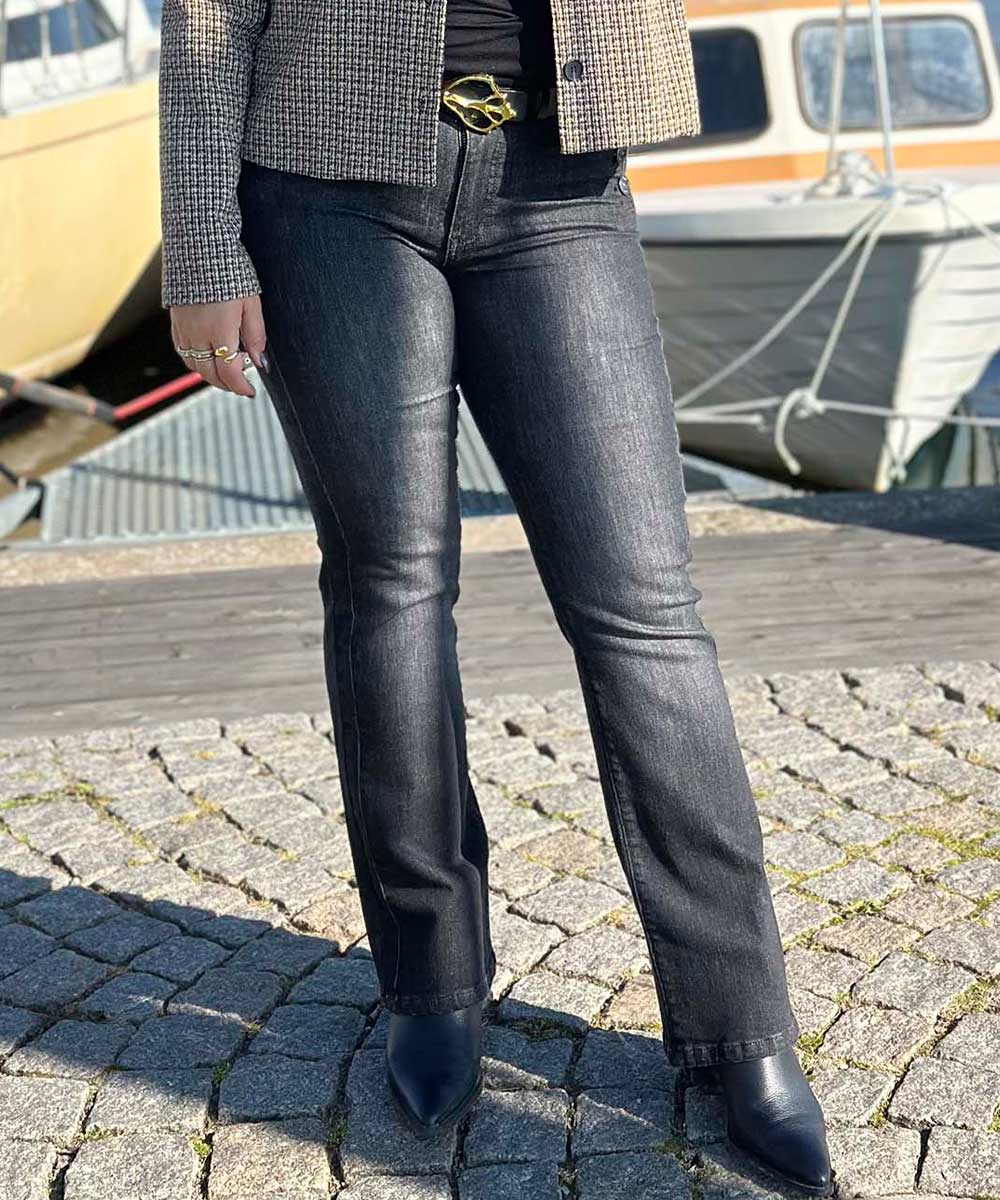 Svart byxa