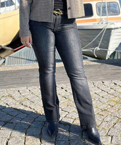 Svart byxa