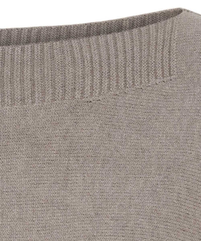 brun tröja detaljer