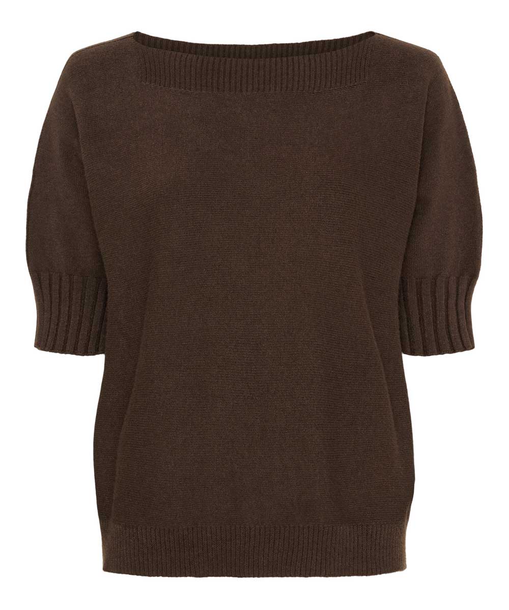 brun tröja med kort ärm