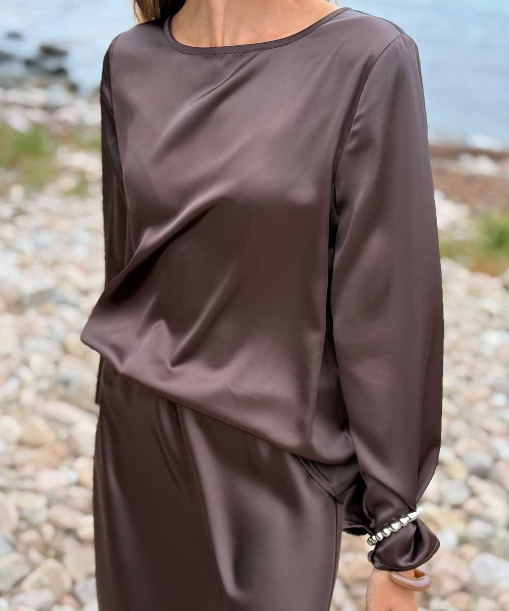 Brun blus