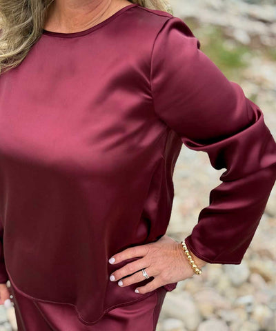 detaljer vinröd blus