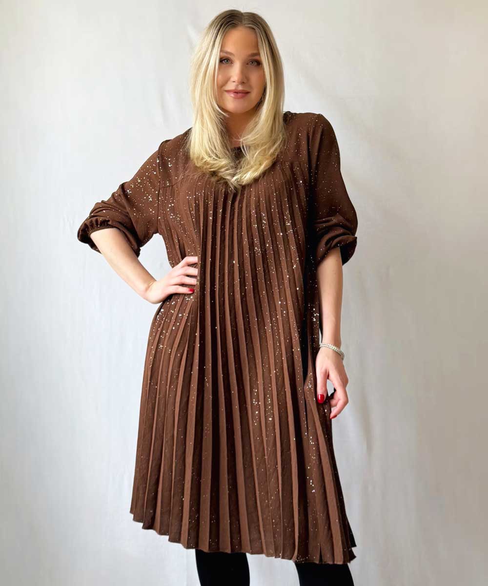 brun klänning med glitter