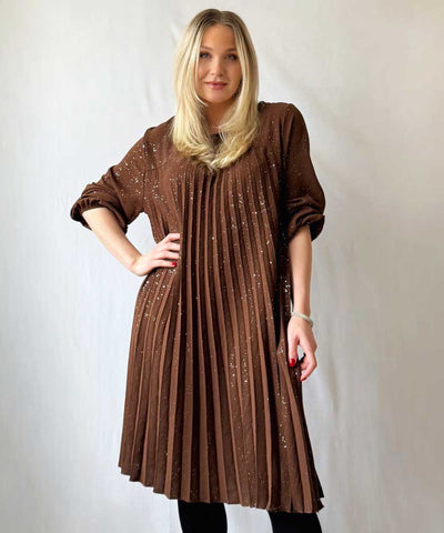 brun klänning med glitter