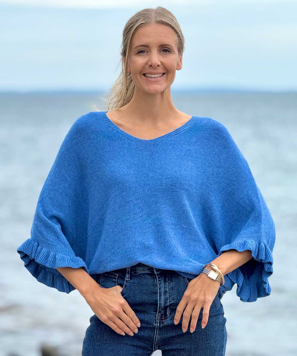Blå tröja med v-ringad hals
