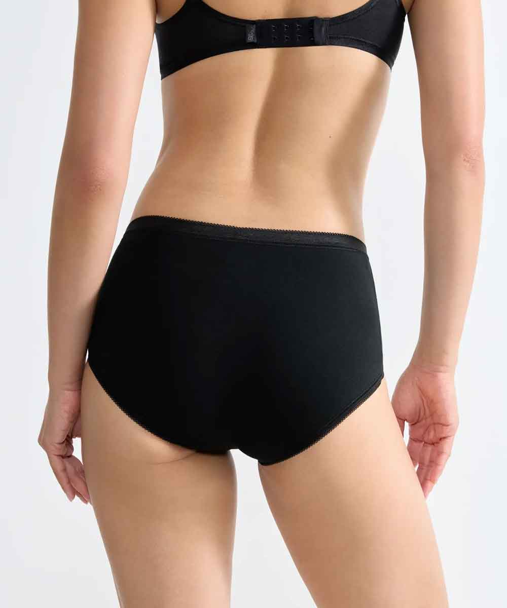 modell i midi trosa bak