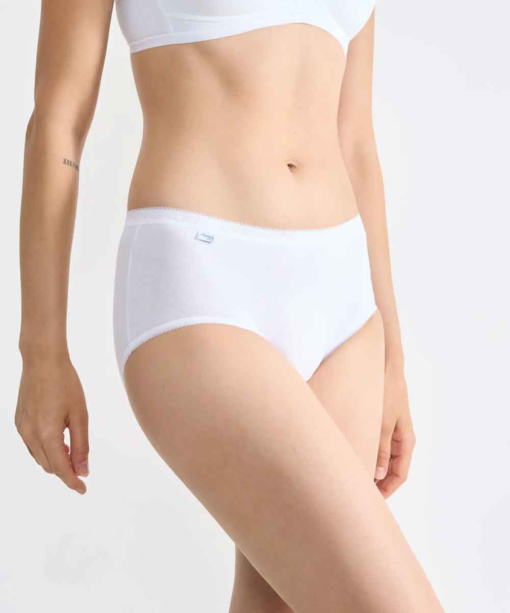 modell i vit midi trosa