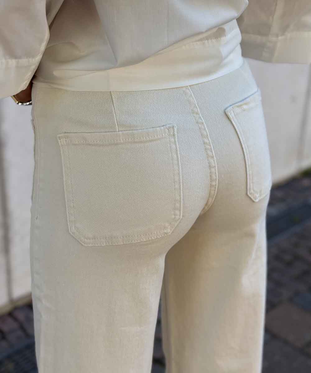 beige byxa baksida