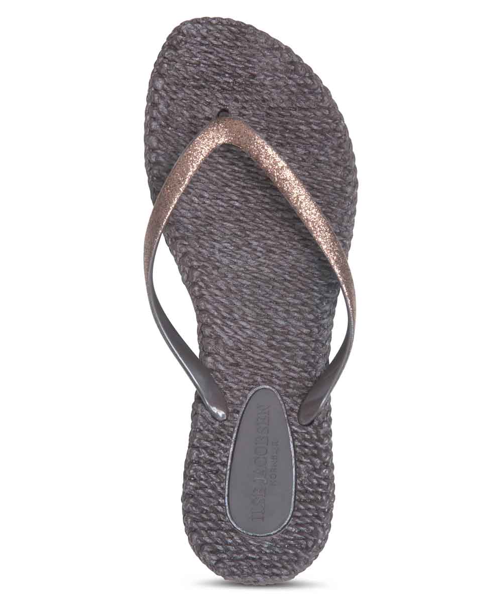 lila flip flop