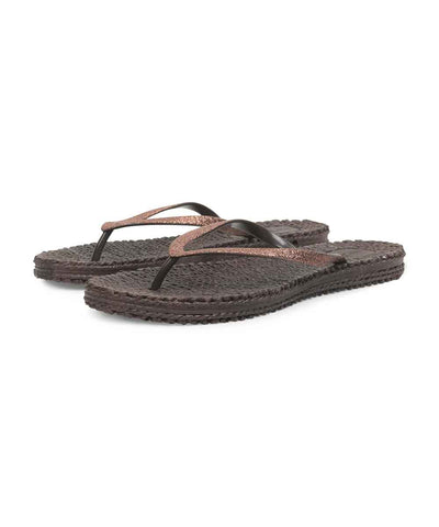 lila flip flops