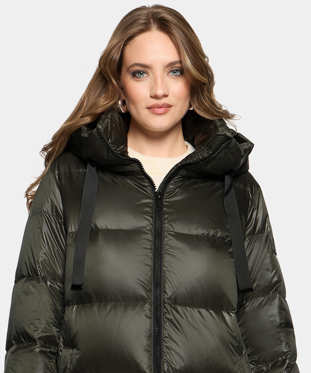 glansig kappa i grönt