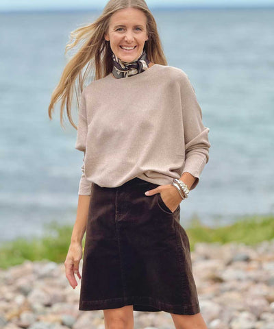 Kjol och tröja i bruna toner