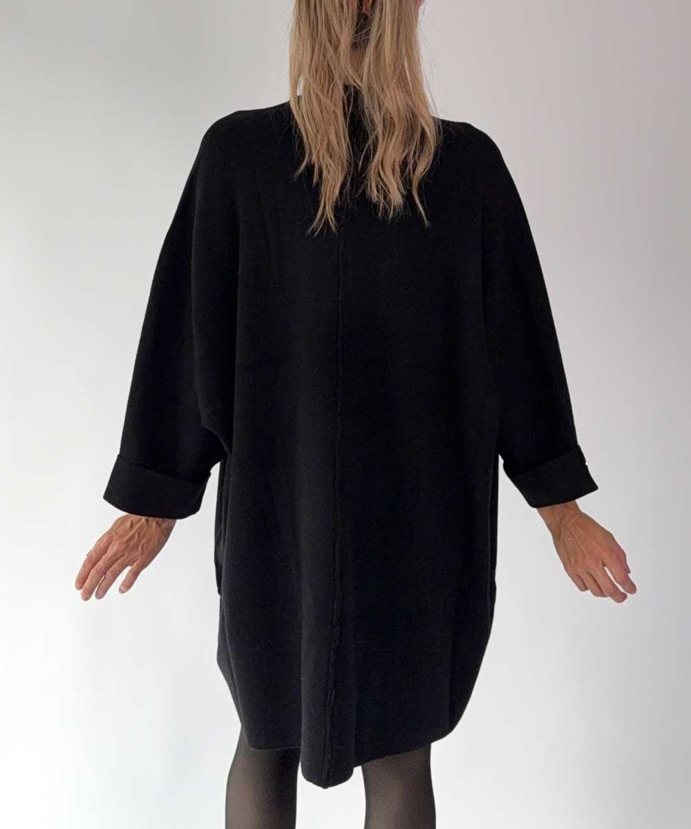 svart cardigan bak