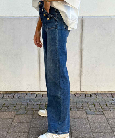 jeans med knappar baksida