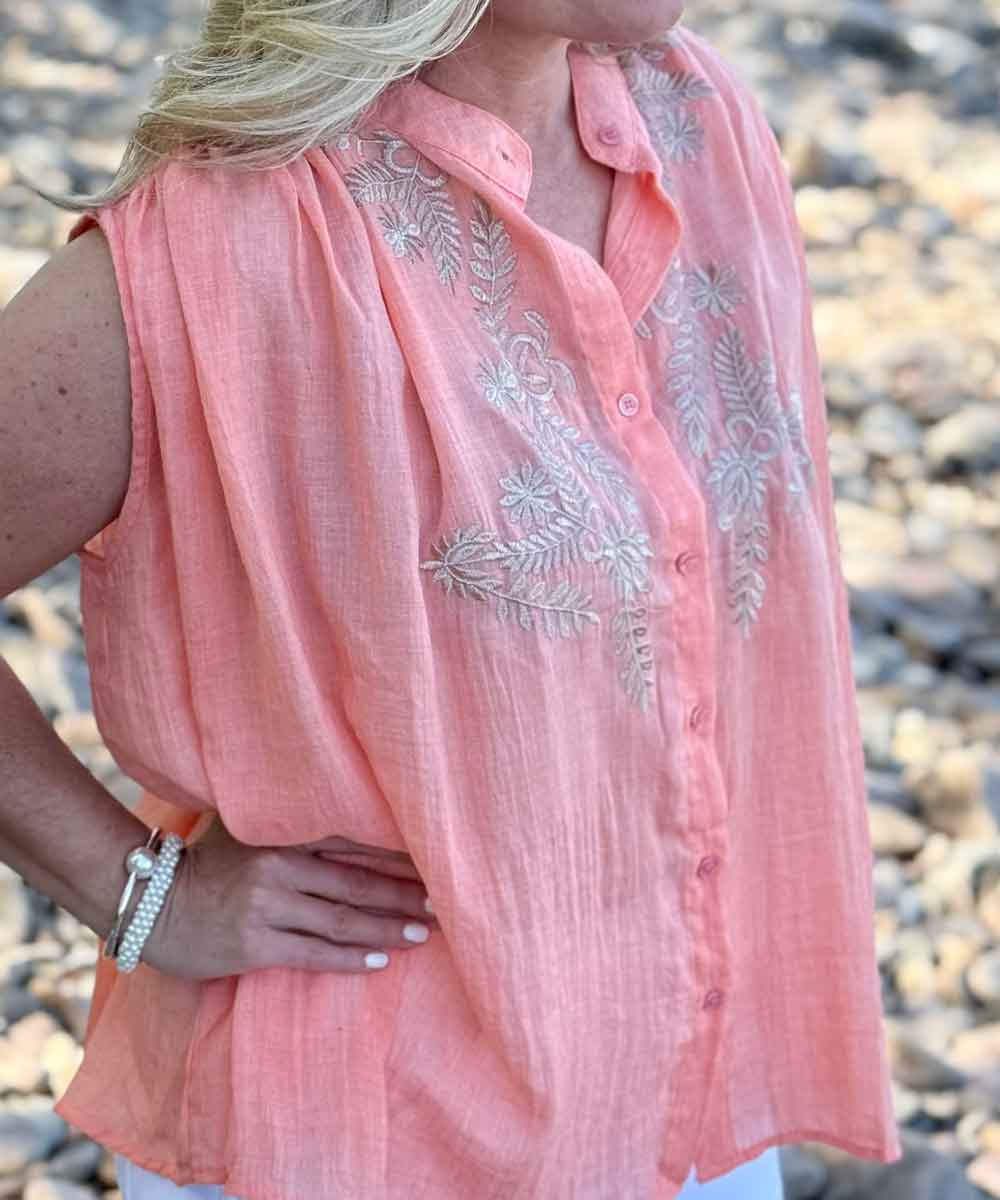 detaljer blus i korall