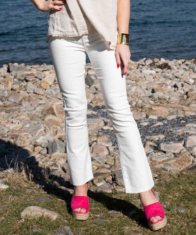 vita jeans med rå kant