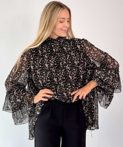 blus med hög krage