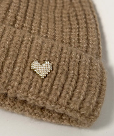 brun mössa detaljer