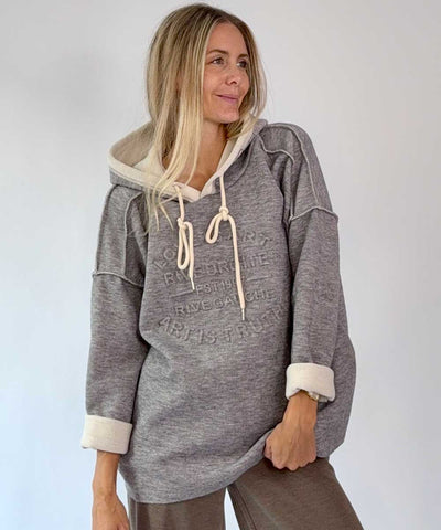 Grå hoodie