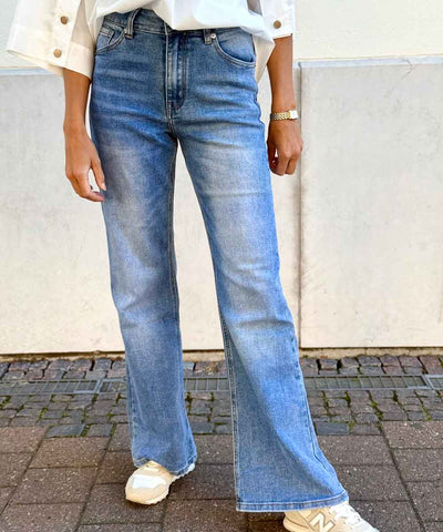 Raka jeans