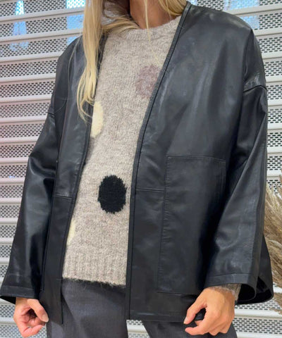 svart cardigan detaljer