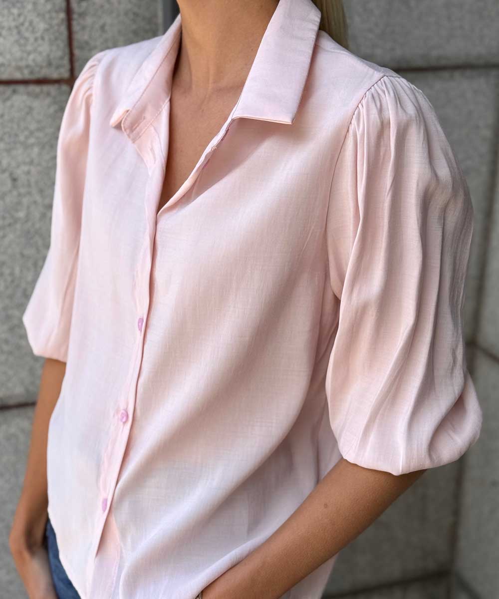 detaljer rosa blus