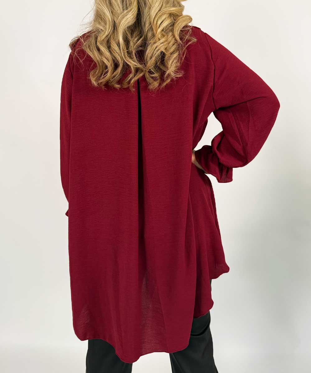 vinröd tunika baksida