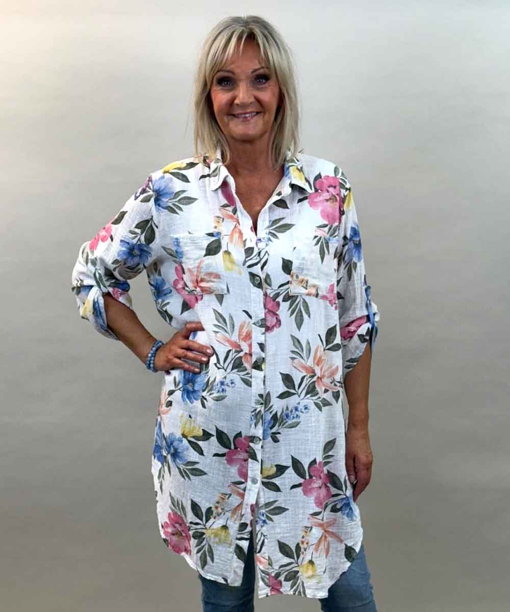 Blommig långskjorta