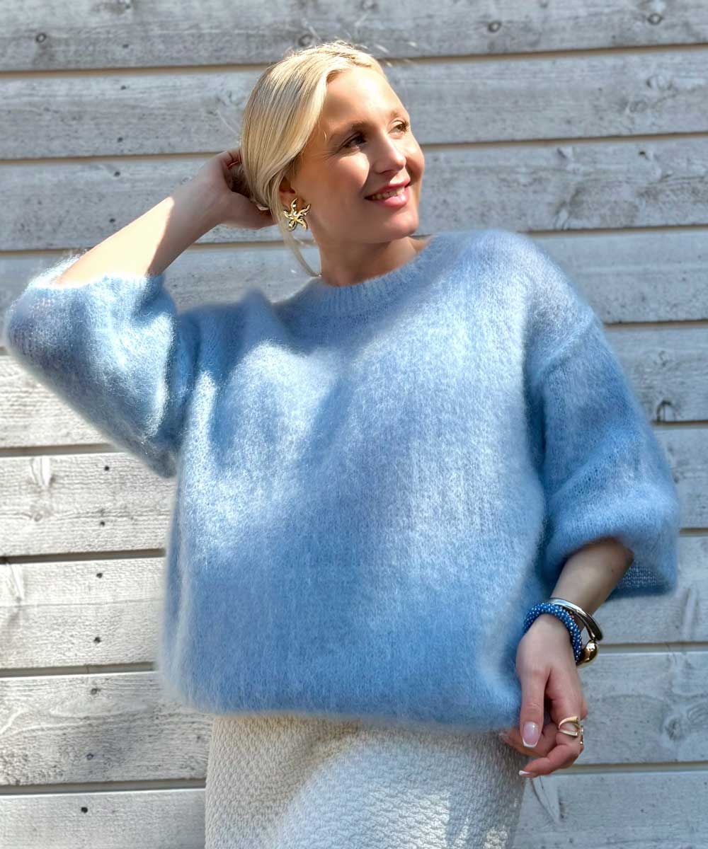 Ljusblå mohair tröja